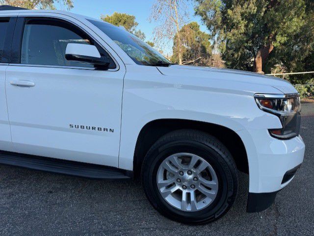 2018 Chevrolet Suburban Image 35