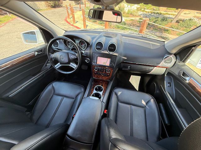 2011 Mercedes-Benz GL-Class Image 4