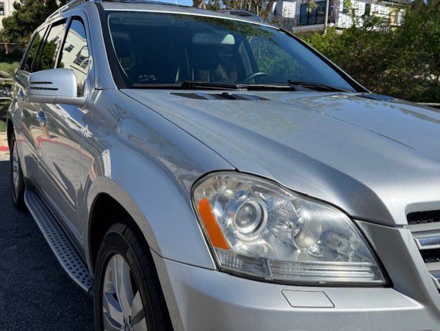 2011 Mercedes-Benz GL-Class Image 11