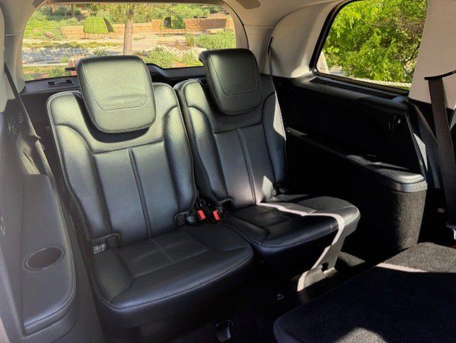 2011 Mercedes-Benz GL-Class Image 12