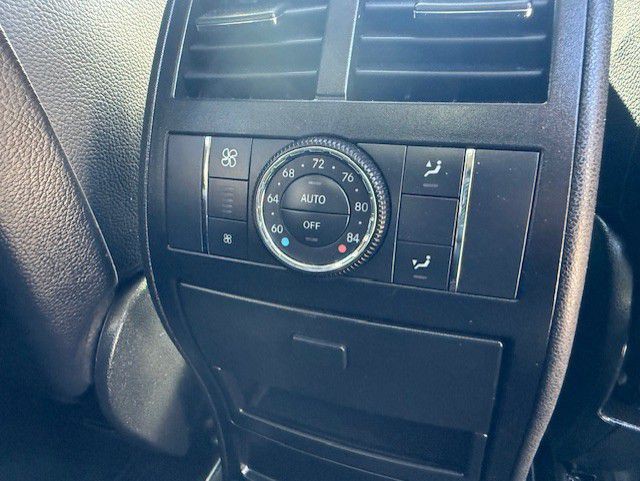 2011 Mercedes-Benz GL-Class Image 24