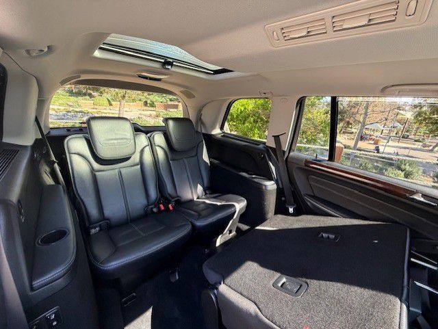 2011 Mercedes-Benz GL-Class Image 26