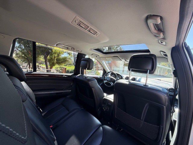 2011 Mercedes-Benz GL-Class Image 33