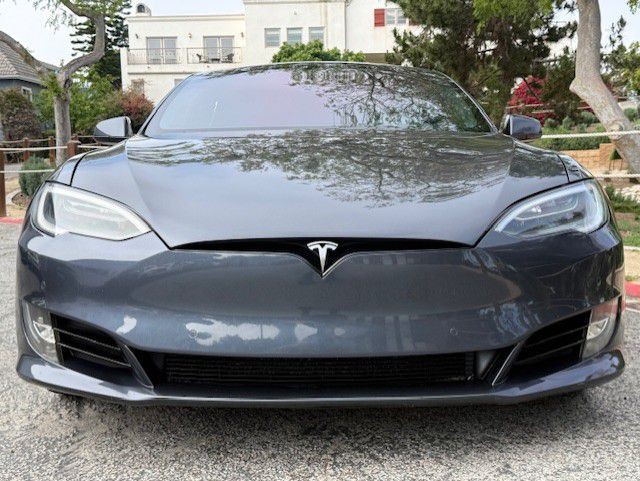 2017 Tesla Model S Image 7