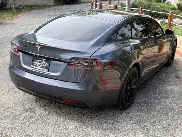 2017 Tesla Model S Image 15
