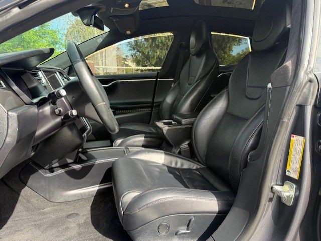 2017 Tesla Model S Image 17