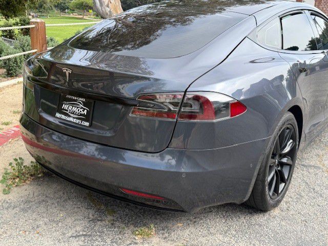 2017 Tesla Model S Image 18