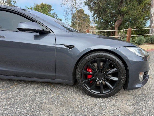 2017 Tesla Model S Image 19