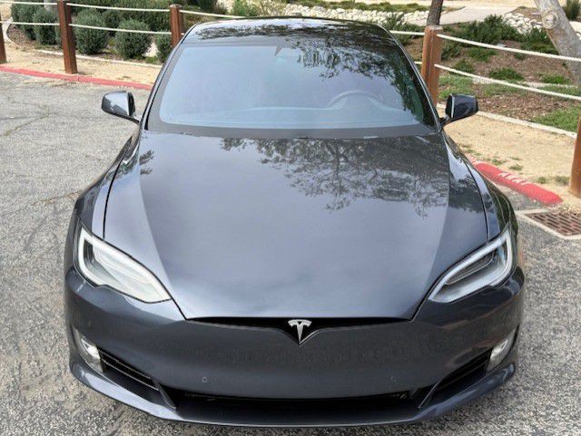2017 Tesla Model S Image 21
