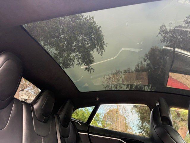 2017 Tesla Model S Image 23