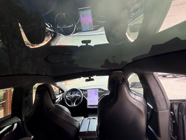 2017 Tesla Model S Image 26