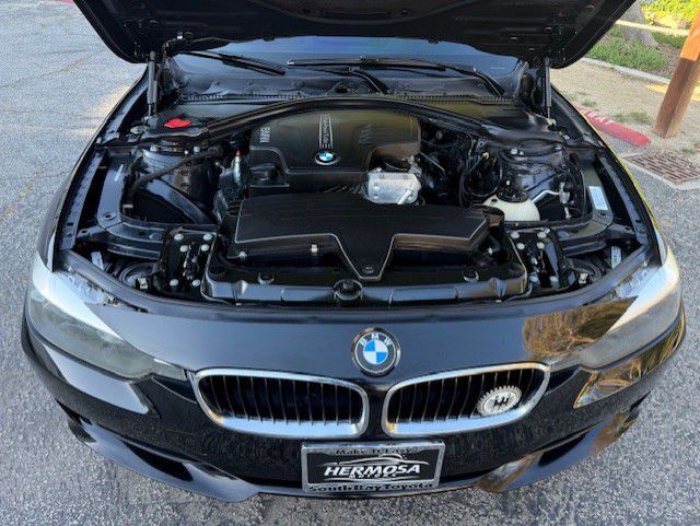 2014 BMW 3 Series Image 10