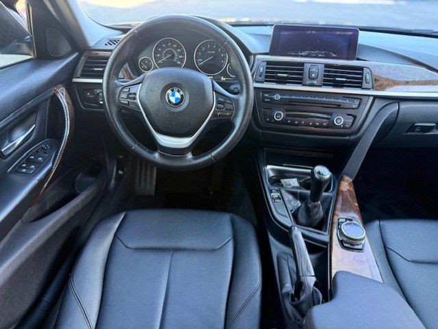 2014 BMW 3 Series Image 30