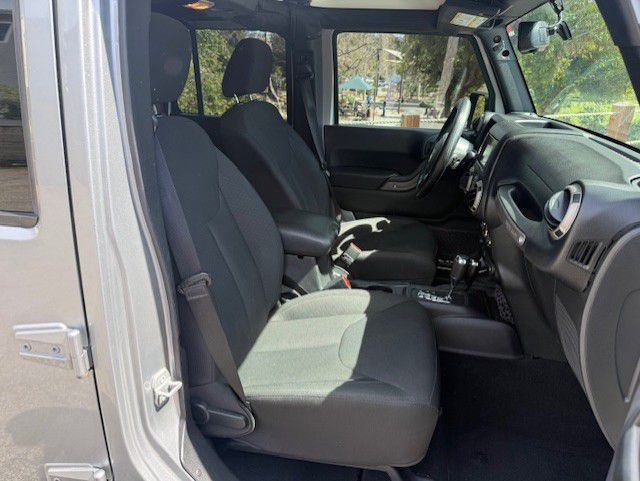 2016 Jeep Wrangler Unlimited Image 9
