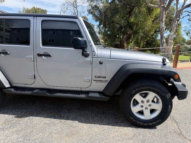 2016 Jeep Wrangler Unlimited Image 32