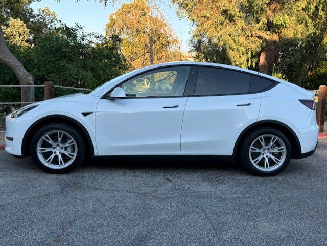 2022 Tesla Model Y Image 4