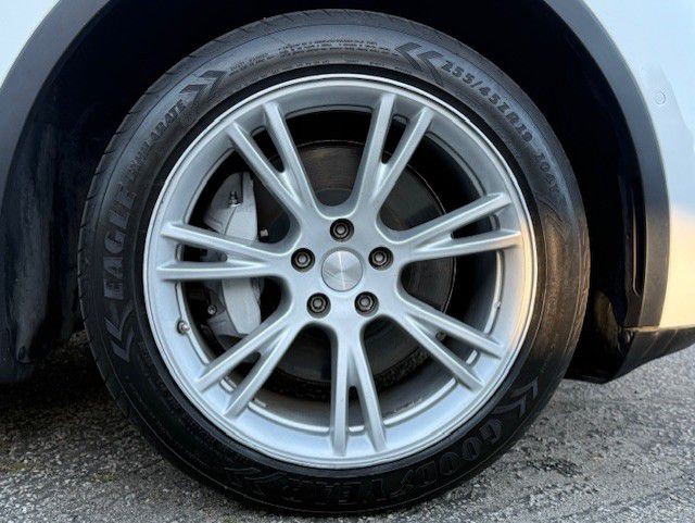 2022 Tesla Model Y Image 7