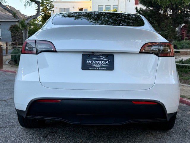 2022 Tesla Model Y Image 13