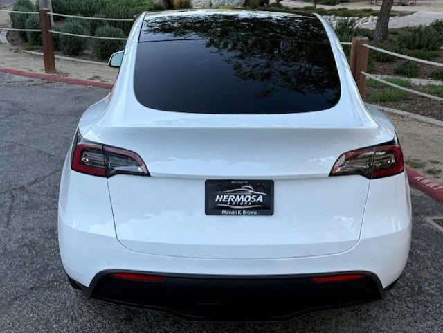 2022 Tesla Model Y Image 14
