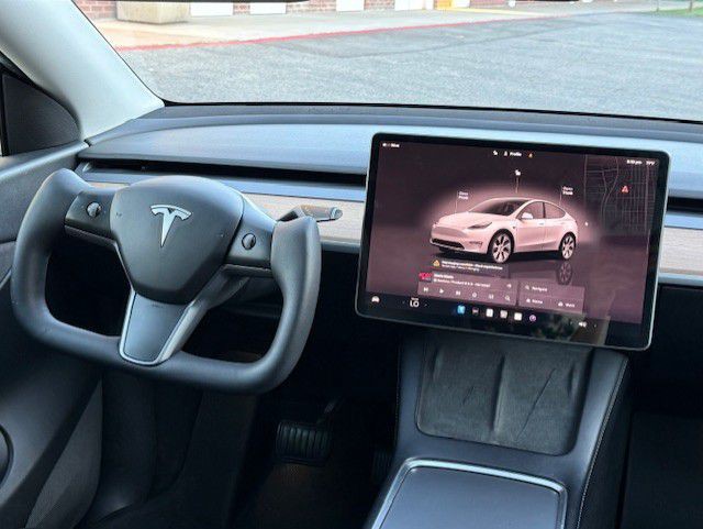 2022 Tesla Model Y Image 24
