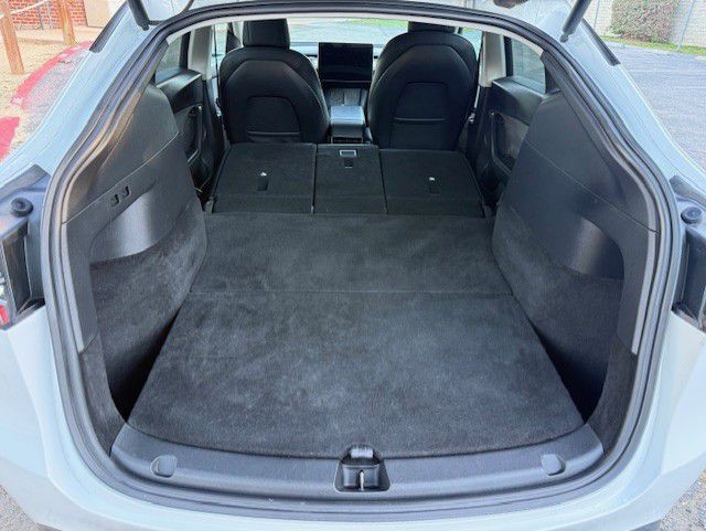 2022 Tesla Model Y Image 30