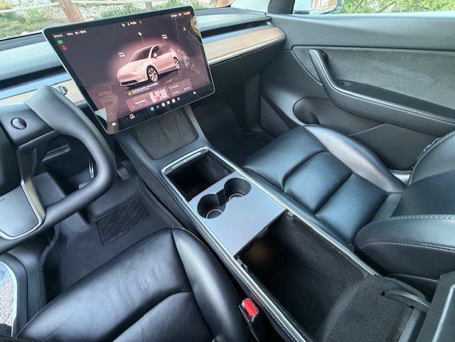 2022 Tesla Model Y Image 4