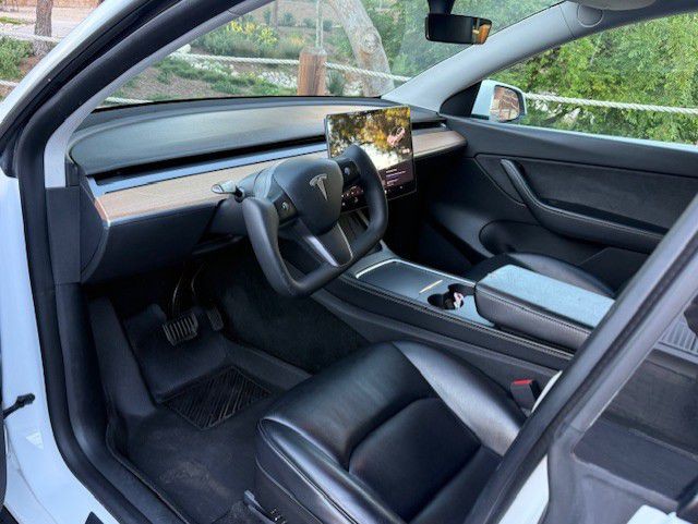 2022 Tesla Model Y Image 5