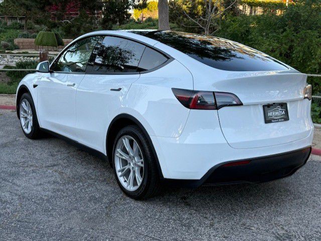 2022 Tesla Model Y Image 6