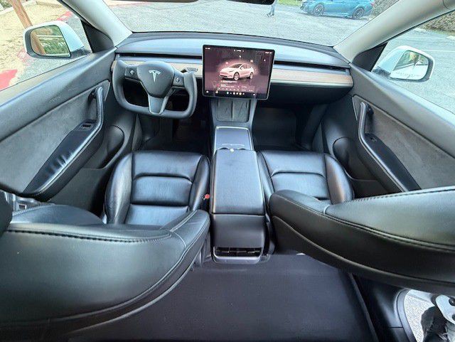 2022 Tesla Model Y Image 8