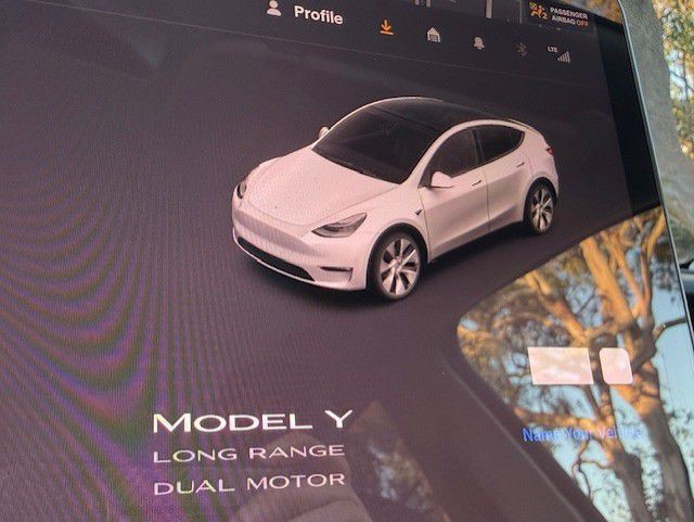 2022 Tesla Model Y Image 14