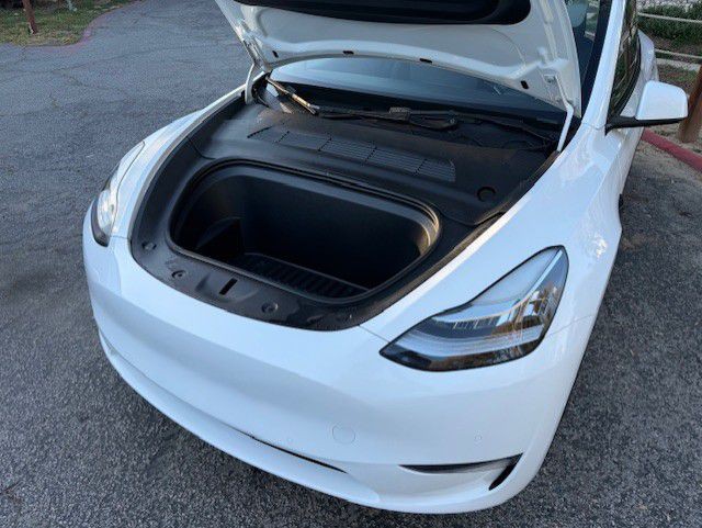 2022 Tesla Model Y Image 30