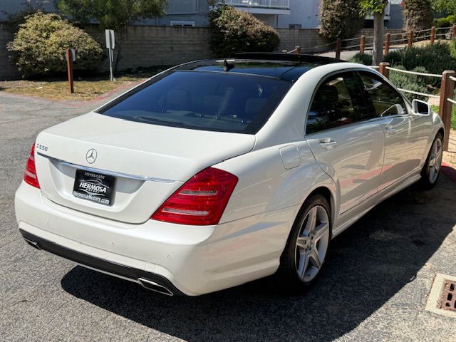 2010 Mercedes-Benz S-Class Image 2