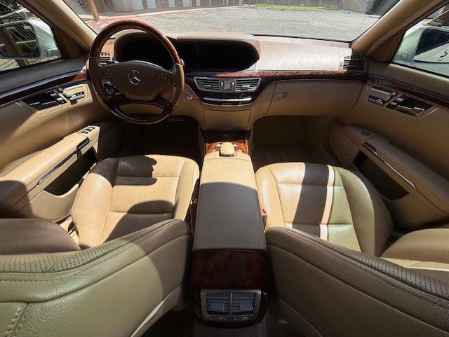 2010 Mercedes-Benz S-Class Image 4