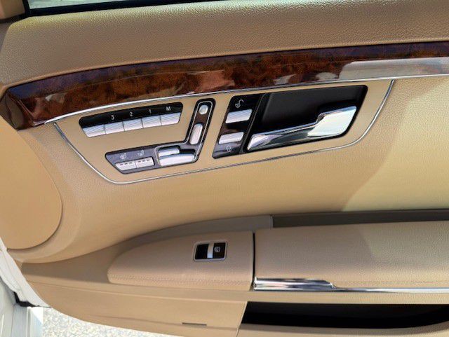 2010 Mercedes-Benz S-Class Image 12