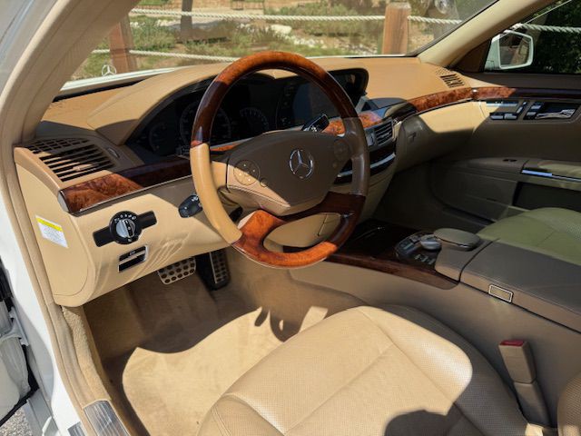 2010 Mercedes-Benz S-Class Image 24