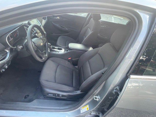 2023 Chevrolet Malibu Image 3