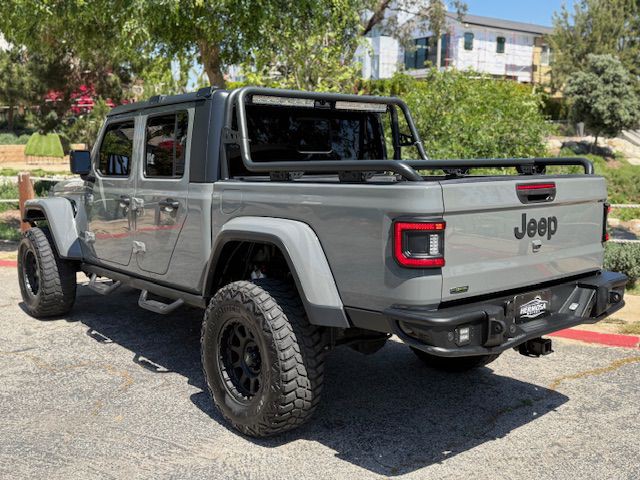 2021 Jeep Gladiator Image 2