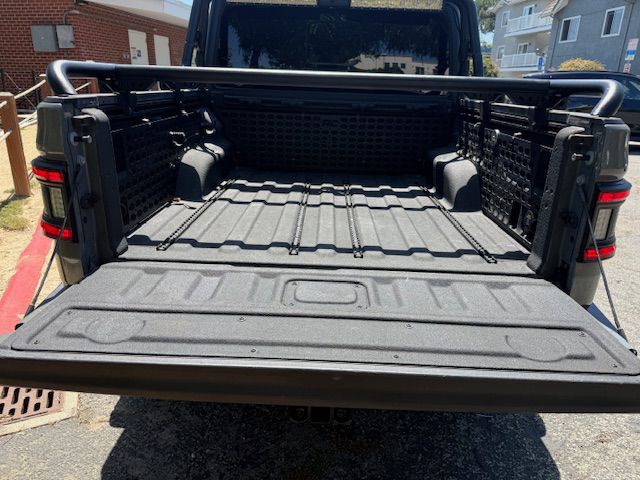 2021 Jeep Gladiator Image 40