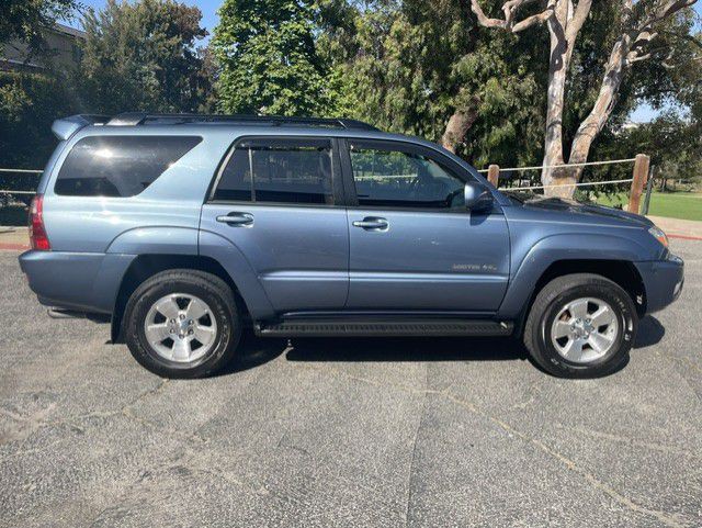 2005 Toyota 4Runner Image 2