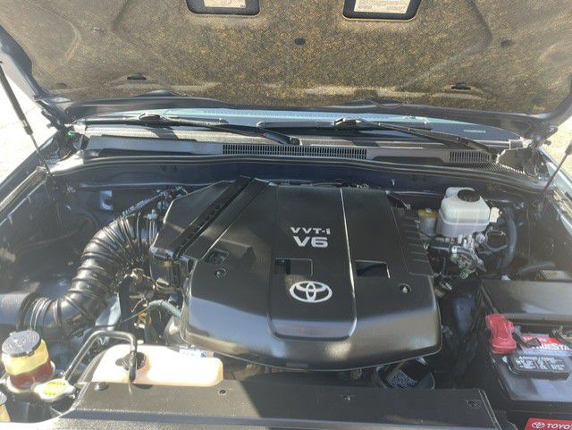 2005 Toyota 4Runner Image 17