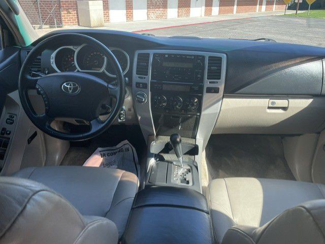 2005 Toyota 4Runner Image 21