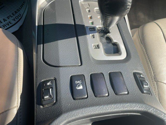 2005 Toyota 4Runner Image 24