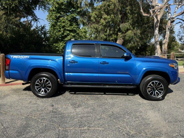 2016 Toyota Tacoma Image 3