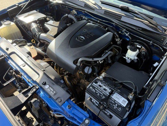 2016 Toyota Tacoma Image 10