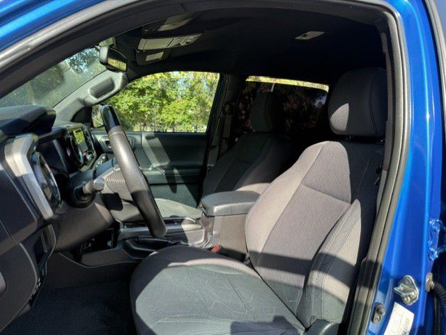 2016 Toyota Tacoma Image 19