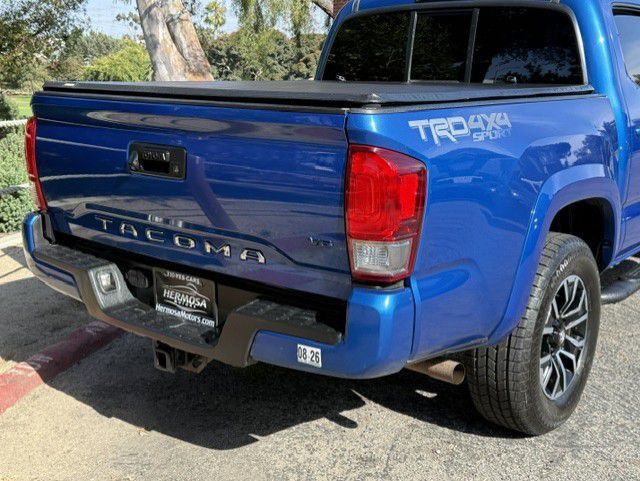 2016 Toyota Tacoma Image 40