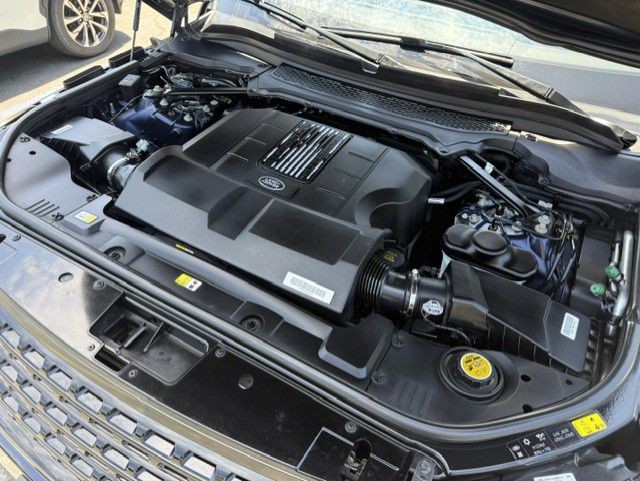 2017 Land Rover Range Rover Image 12