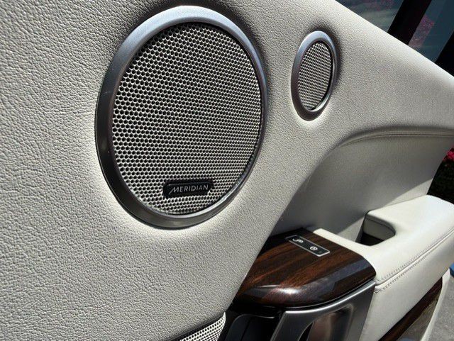 2017 Land Rover Range Rover Image 20