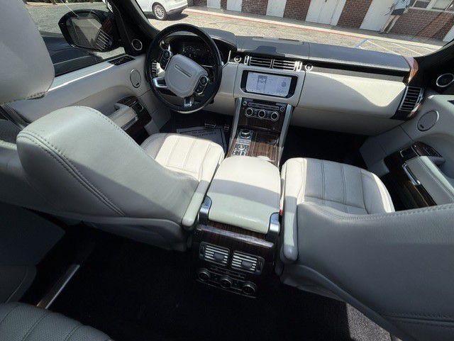 2017 Land Rover Range Rover Image 21