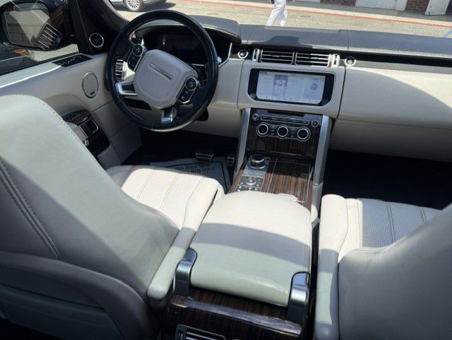 2017 Land Rover Range Rover Image 26